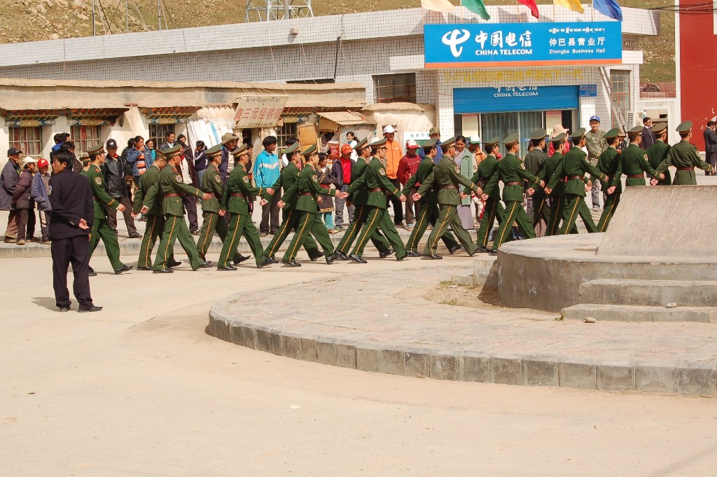 Aufmarsch von Soldaten der chinesischen Armee (August 2007) Aufmarsch von Soldaten der chinesischen Armee (August 2007)